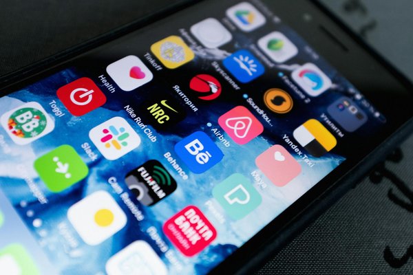 How Does High-Tech Computing Transform Daily Life in the UK?